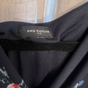 Ann Taylor to the KNEE length 14 ‘fake crossed’ Dress